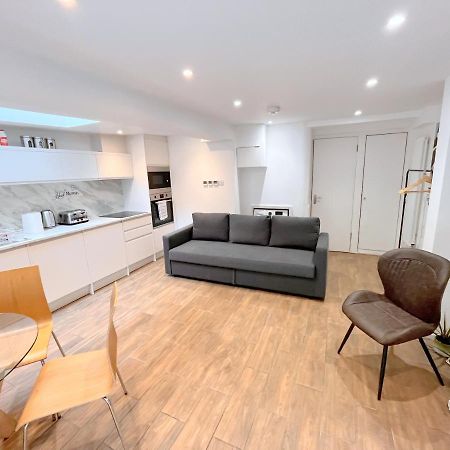 Two Bedroom Flat With Private Patio In Battersea Londra Dış mekan fotoğraf