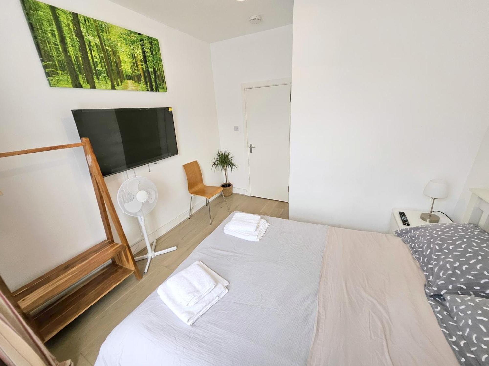 Two Bedroom Flat With Private Patio In Battersea Londra Dış mekan fotoğraf